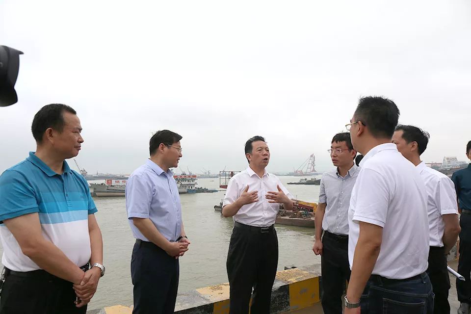 講政治 講擔當 顧大局 可信賴 —— 岳陽市委常委、秘書長談正紅督查桂花園碼頭時給予集團公司高度評價
