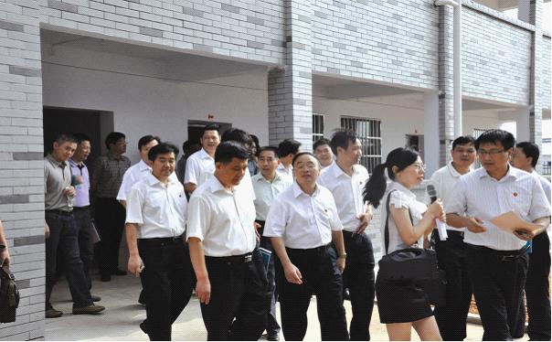 領(lǐng)導(dǎo)調(diào)研天欣科技廉租房建設(shè)項目
